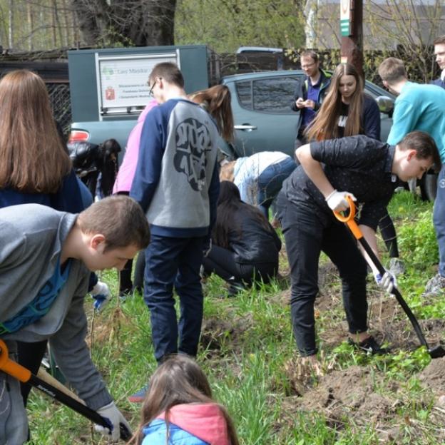 „Ochotnicy warszawscy” zasadzili 700 drzew