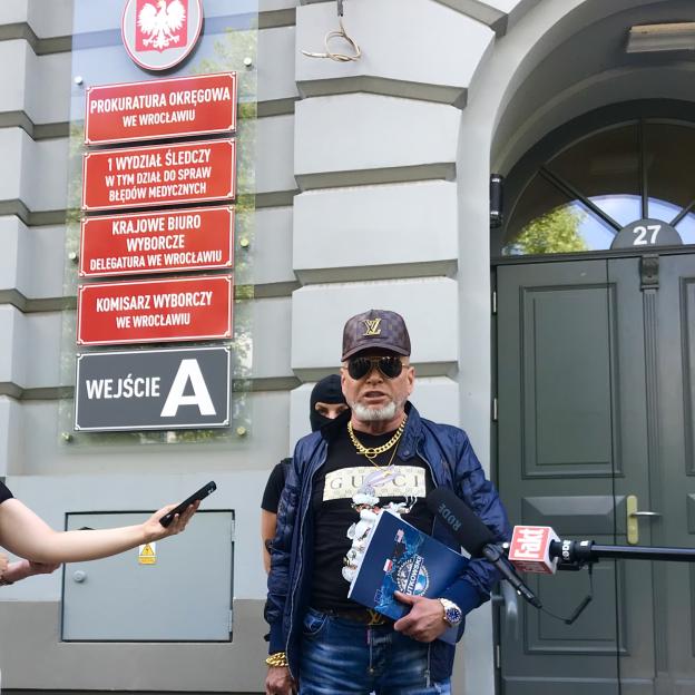 [VIDEO] PATRIOT24 RUTKOWSKI W AKCJI: Śmierć Anastazji na wyspie Kos. Briefing przed prokuraturą  Okręgową we Wrocławiu