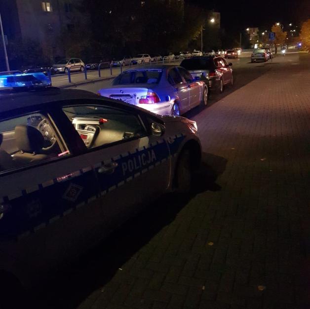25-letni Ukrainiec bez uprawnień w niesprawnym BMW plus narkotyki